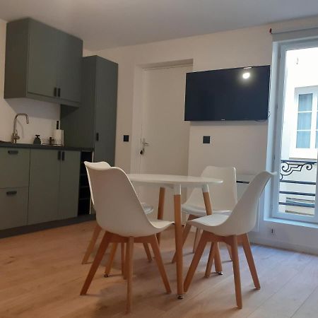 Saint-Germain-En-Laye: Grand Studio En Centre Ville A 2 Minutes Du Rer Εξωτερικό φωτογραφία