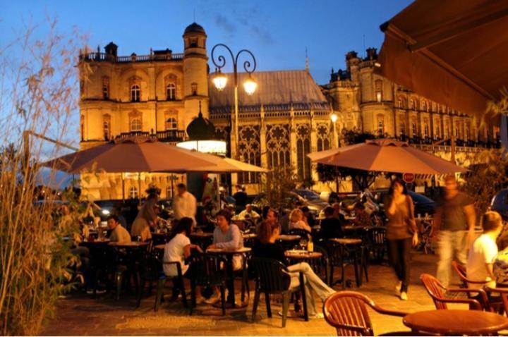 Saint-Germain-En-Laye: Grand Studio En Centre Ville A 2 Minutes Du Rer Εξωτερικό φωτογραφία